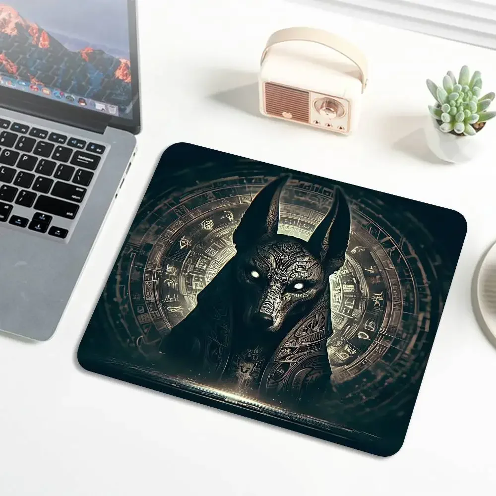 Alfombrilla de ratón pequeña d - Gaming Keyboard Egypt reseña y precio